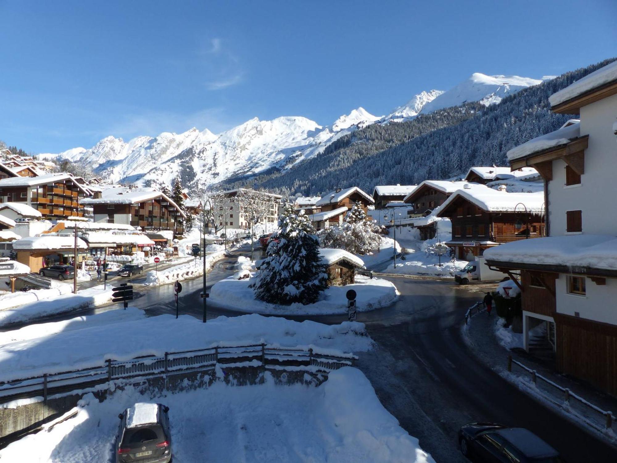 Appartement Cosy, 2 Chambres, Centre Village, Proche Pistes, Parking, Wifi, Balcon, Animaux Sur Demande - Fr-1-437-25 Clusaz Zewnętrze zdjęcie